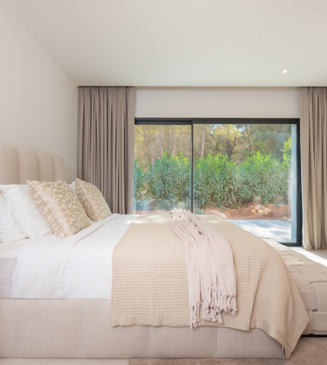 Resa Estates Ibiza villa te koop modern 1.bedroom .jpg